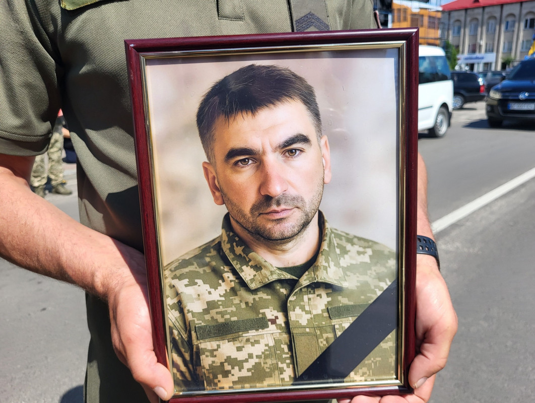 Навіки 30 і 38: на Волині в останню путь провели молодих Героїв, життя яких забрала війна