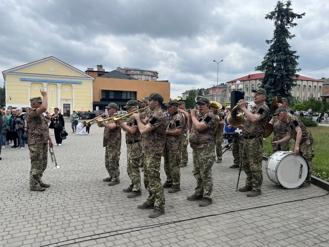 Помер внаслідок важкого поранення: на Волині провели у вічність 27-річного Героя Артема Кузьмичука