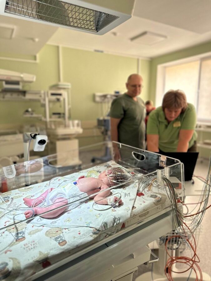 За 35 років врятували понад 10 тисяч немовлят: історія відділення для новонароджених на Волині