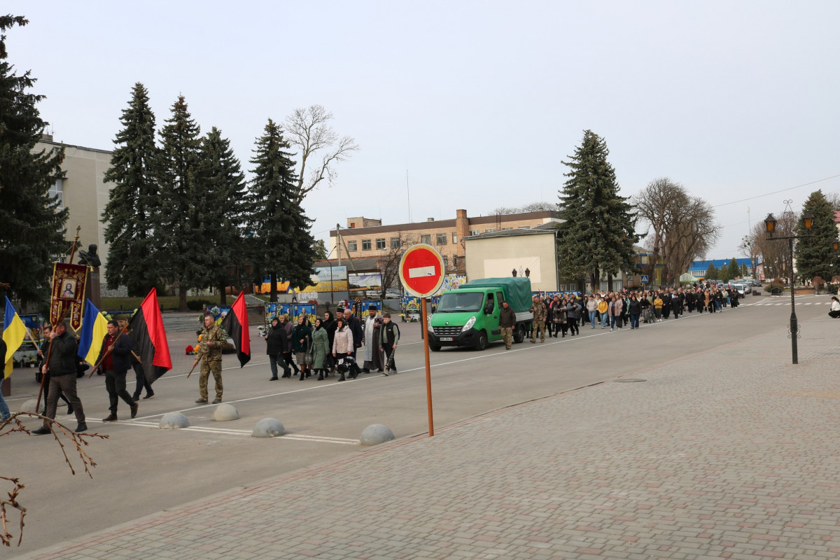 З перших днів вторгнення захищав Батьківщину: на Волині попрощалися з Героєм Василем Івановим