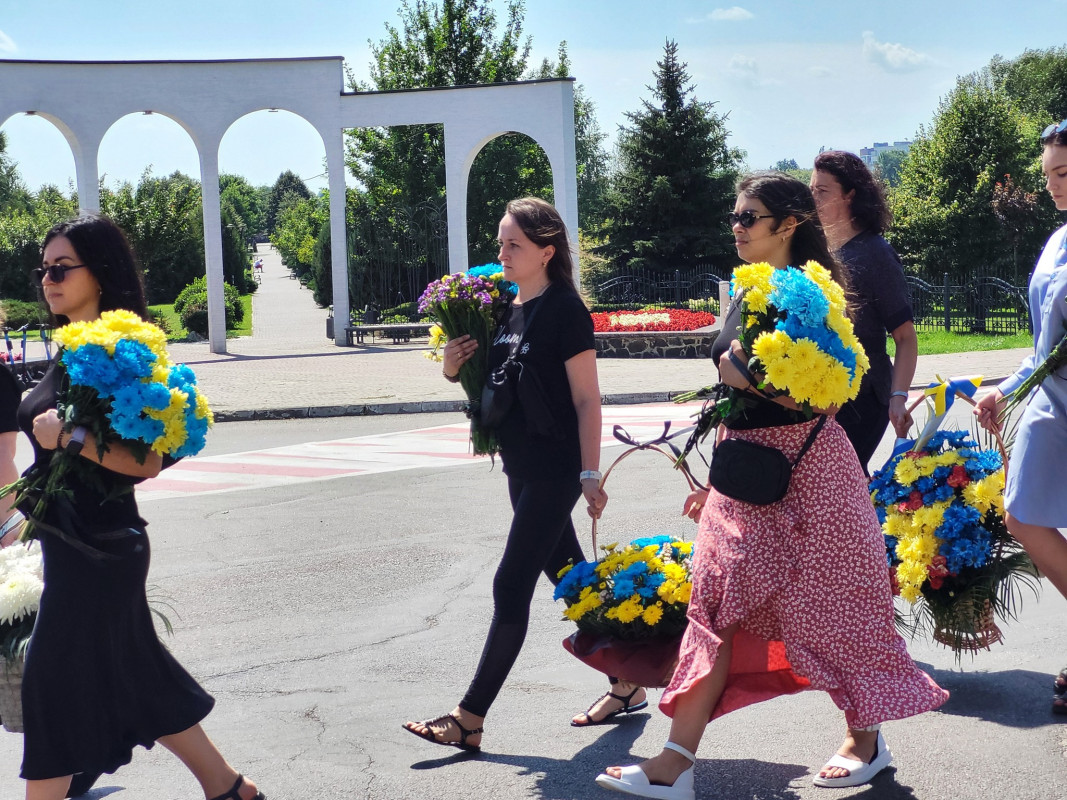 Син і донька втратили батька: на Волині попрощались з Героєм Дмитром Лисюком