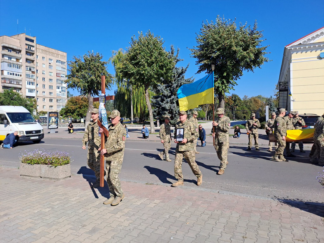 Йому назавжди 37: на Волині попрощалися із полеглим захисником Дмитром Бондаруком