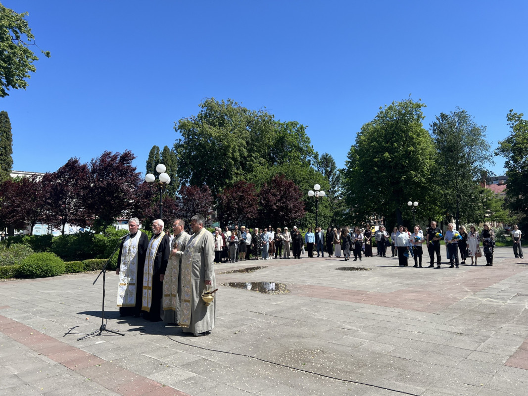 «Комбатантський хрест» та ордени «За мужність»: у місті на Волині вшанували полеглих воїнів