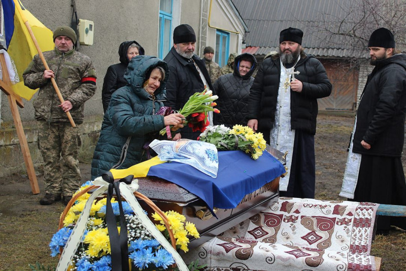 Вісім місяців родина плекала надію: на Волині попрощались з Героєм Сергієм Кв'ятковським