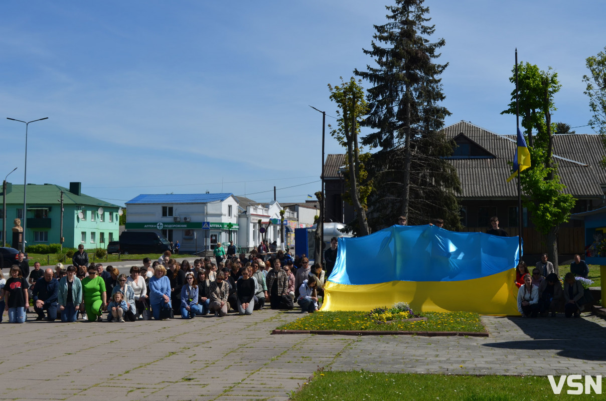 Був людиною, до якої тягнулося серце: на Волині попрощалися з 26-річним Героєм Дмитром Слюсарем