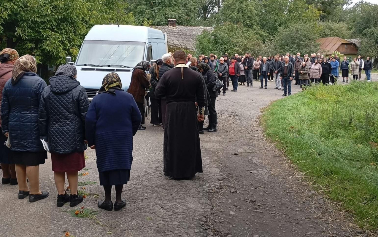 Поховали за день до 57-річчя: на Волині попрощалися із захисником Ростиславом Мельничуком