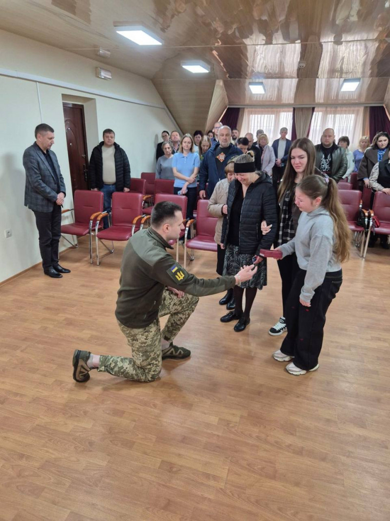 Назавжди молодий: родині загиблого воїна з Луцького району вручили його посмертну нагороду