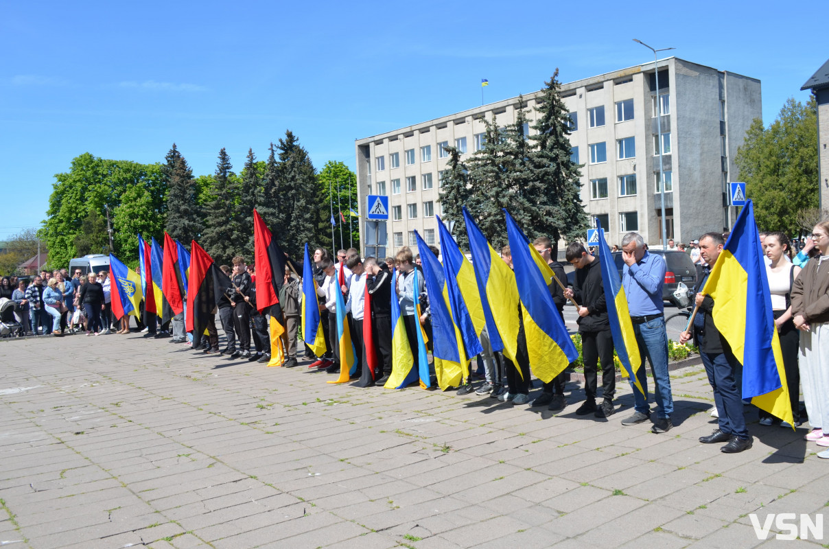 Був людиною, до якої тягнулося серце: на Волині попрощалися з 26-річним Героєм Дмитром Слюсарем