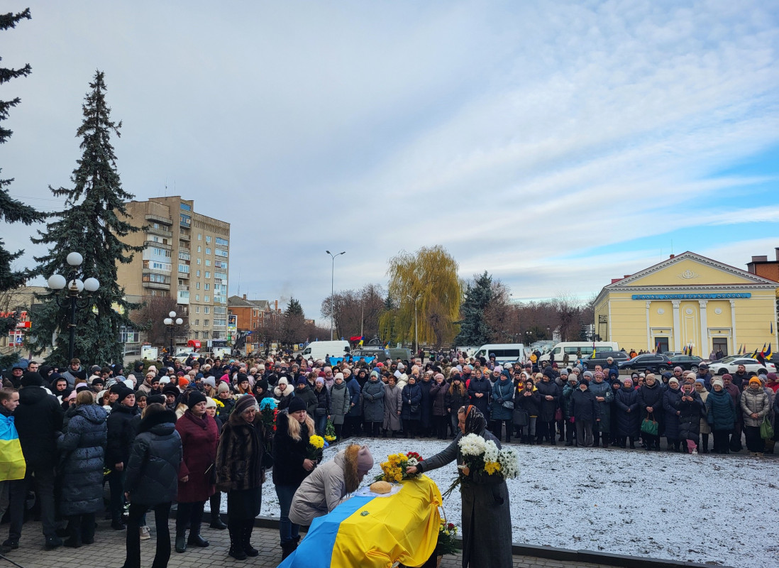 Не встиг відзначити 30-річчя: на Волині прощалися з молодим Героєм Богданом Степанюком