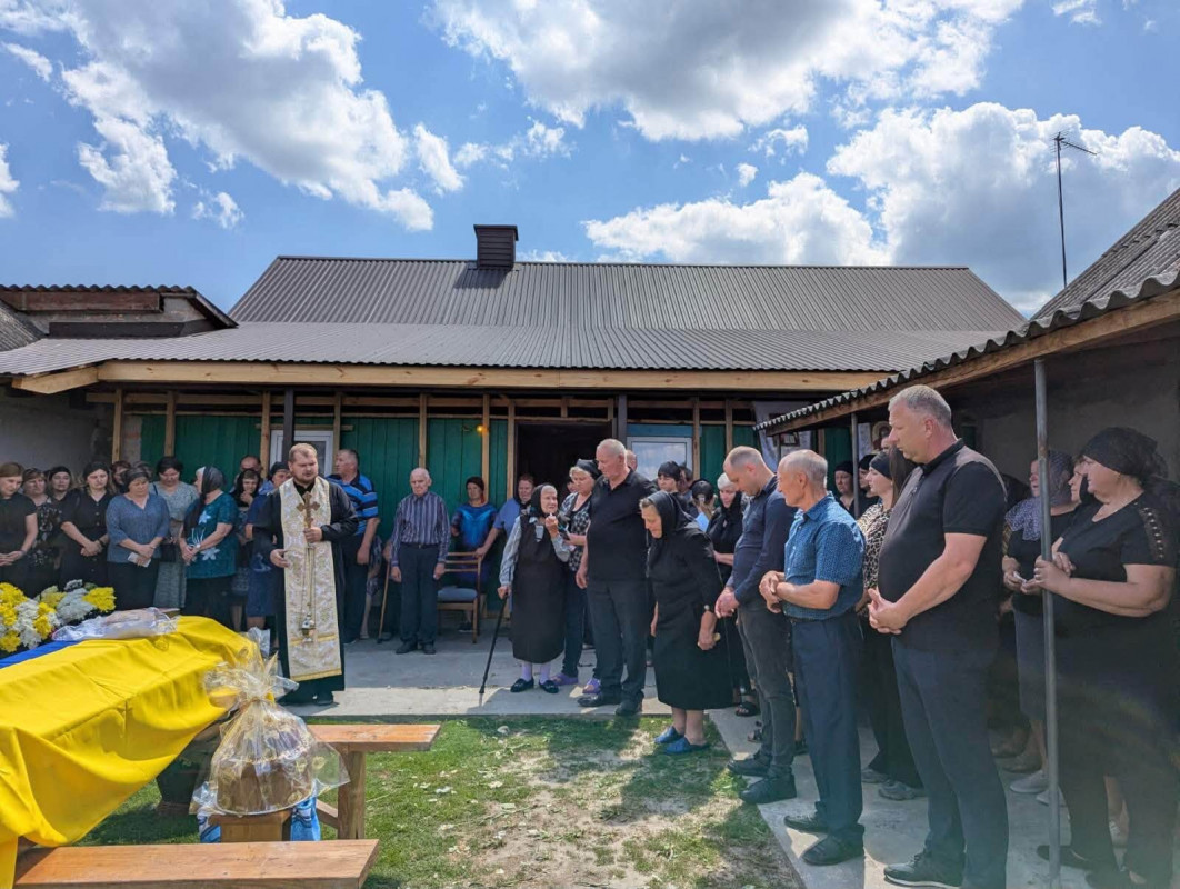 Два роки між надією і болем: на Волині попрощалися із захисником Петром Якимовим