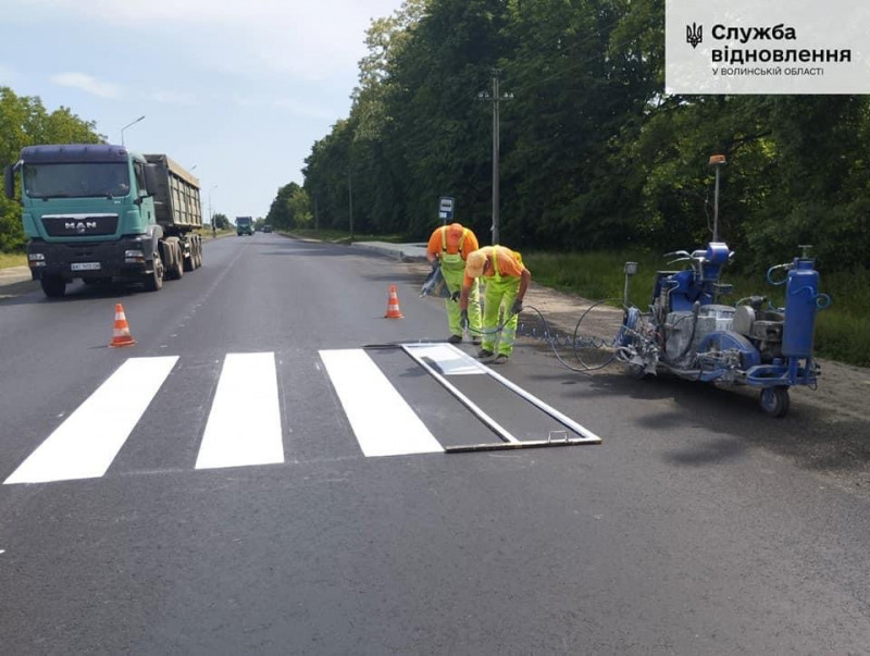 На трасі Луцьк – Ківерці завершують ремонт: наносять розмітку