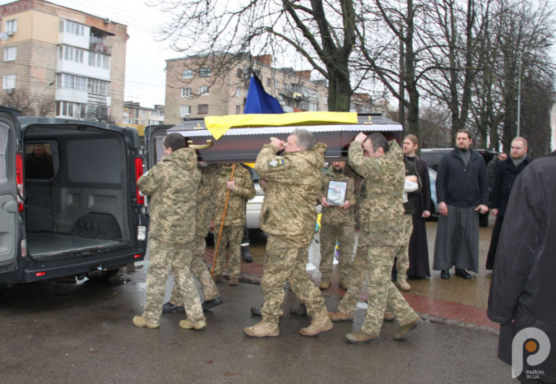 Неодноразово рятував своїх побратимів: на Волині прощалися із Героєм Олексієм Клімчуком. Оновлено