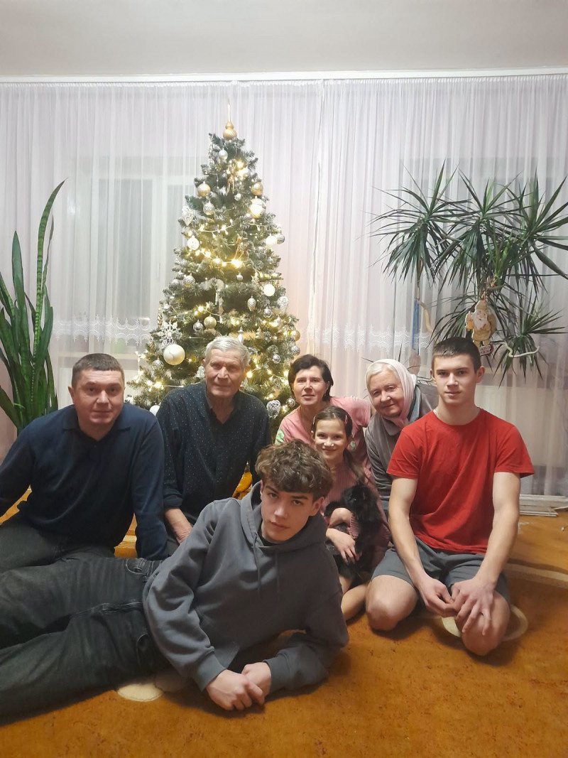«Як постаріли, то ще більше нерозлучні стали»: подружжя з Волині відзначило 50 років спільного життя