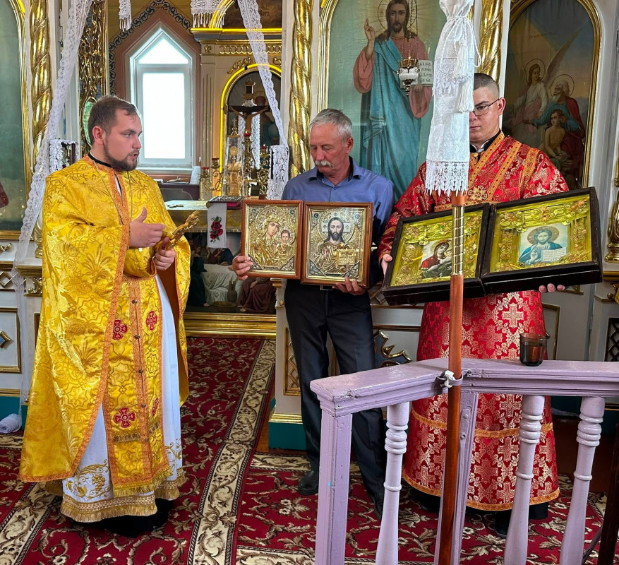 На Волині у двох храмах зберігатимуть ікони, врятовані зі зруйнованої церкви в Гуляйполі