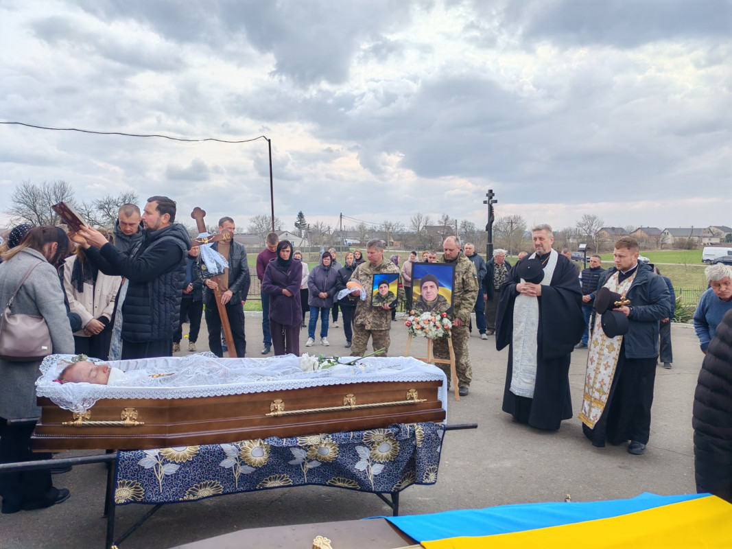 Серце зупинилося на Харківщині: волиняни попрощалися із захисником Романом Іванушком