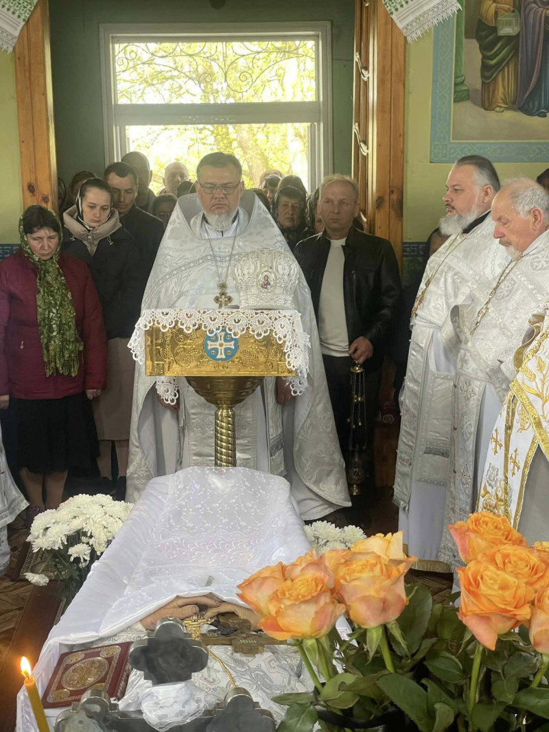 На Волині провели в останню путь священника Володимира Лапінського