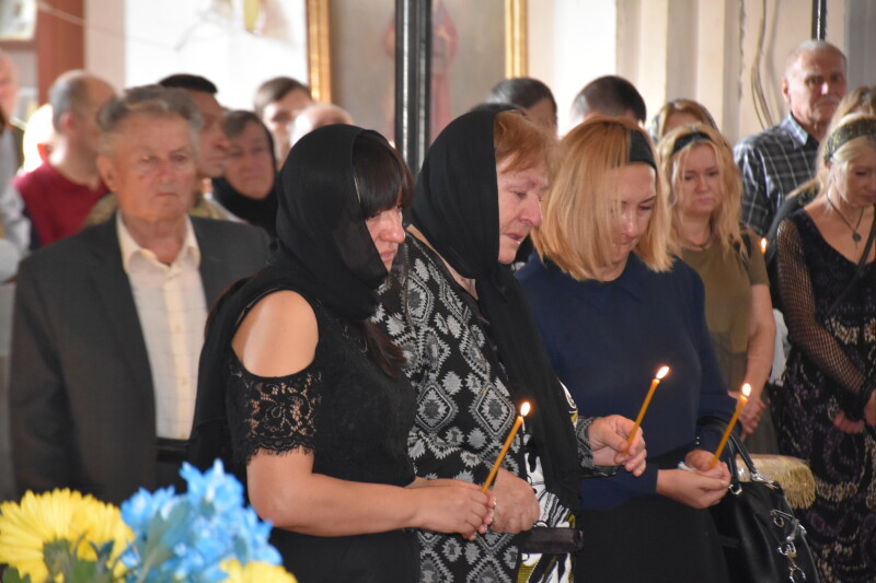 Загинув у Миколаєві: у Луцьку попрощалися з Героєм Юрієм Петровським