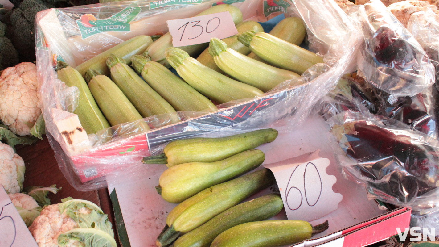 Скільки коштує картопля, морква та інші овочі на ринку у Луцьку?