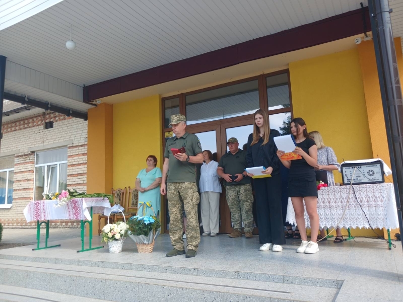Меморіальна дошка та державна нагорода: на Волині вшанували подвиг двох Героїв