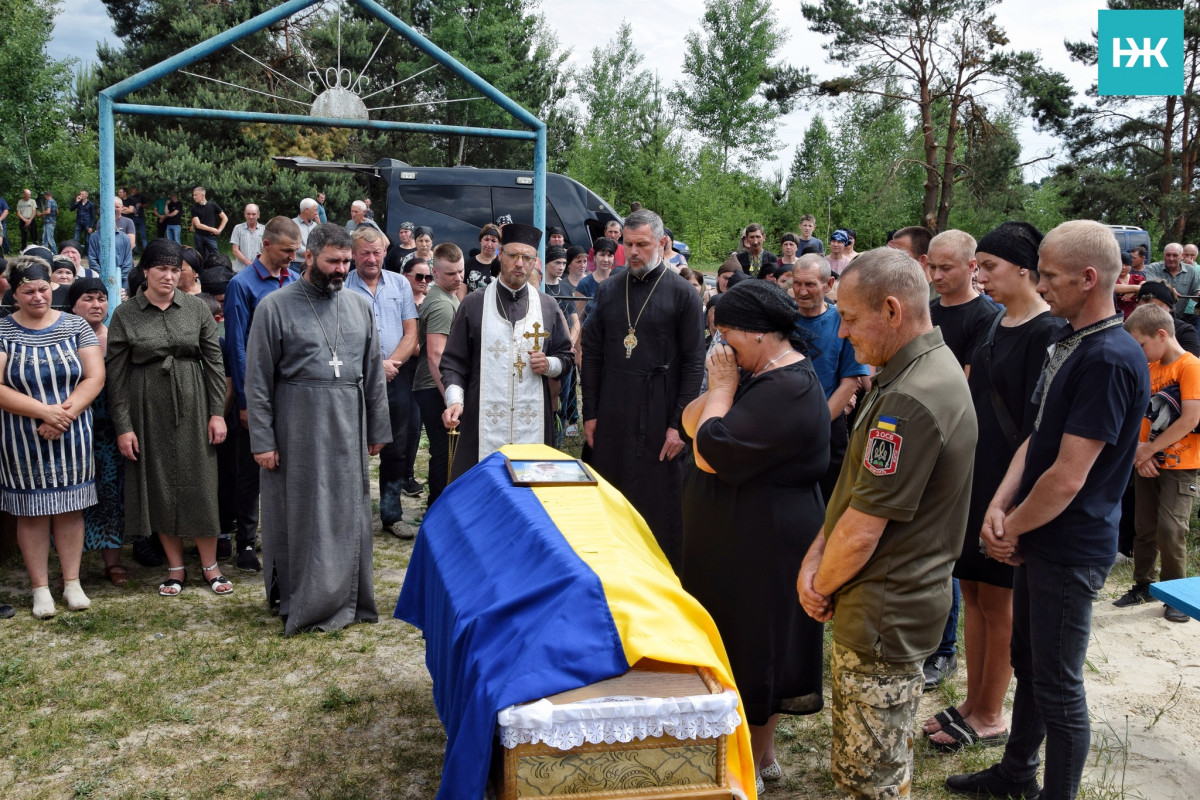 Трагічно загинув на Луганщині: на Волині прощалися з молодим Героєм Іваном Лахаєм