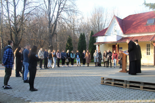 Спільна молитва за Україну: у Луцьку долучилися до всеукраїнського флешмобу
