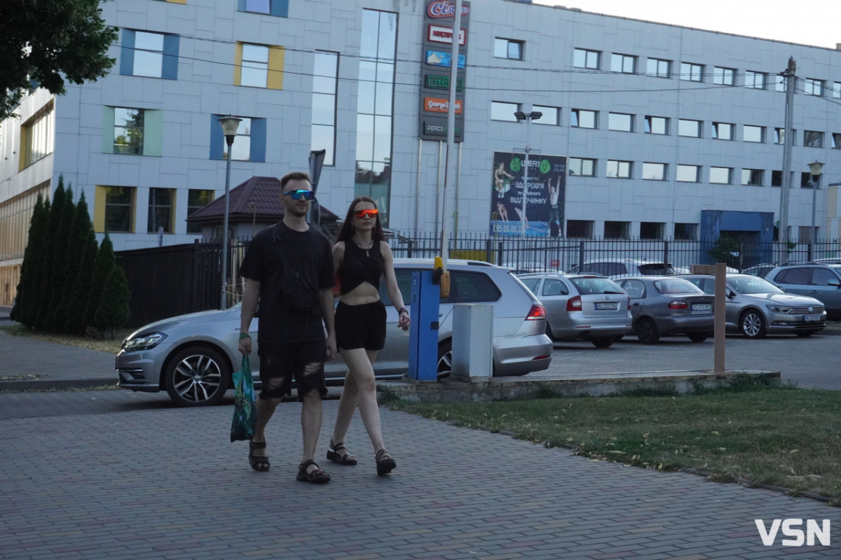 Вечірній Луцьк у променях сонця: кадри, які передають настрій літа. Фоторепортаж