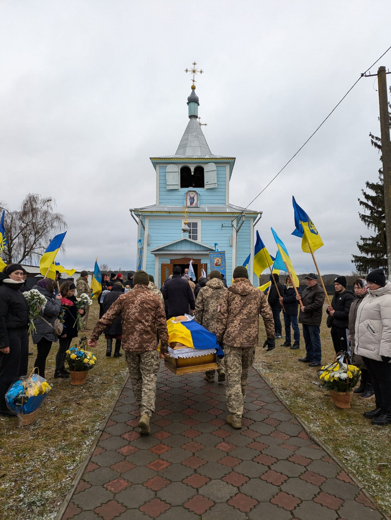 Так і не встиг створити сім'ю: на Волині попрощалися з Героєм Олегом Гарасимлюком