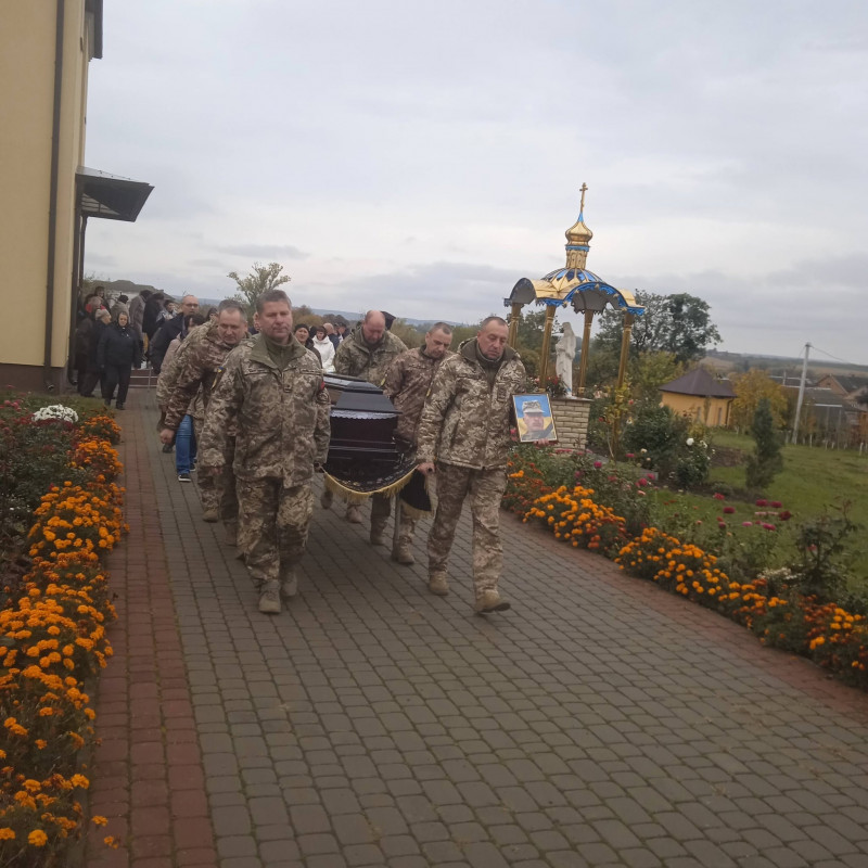На Волині провели в останню дорогу захисника України Василя Довбая