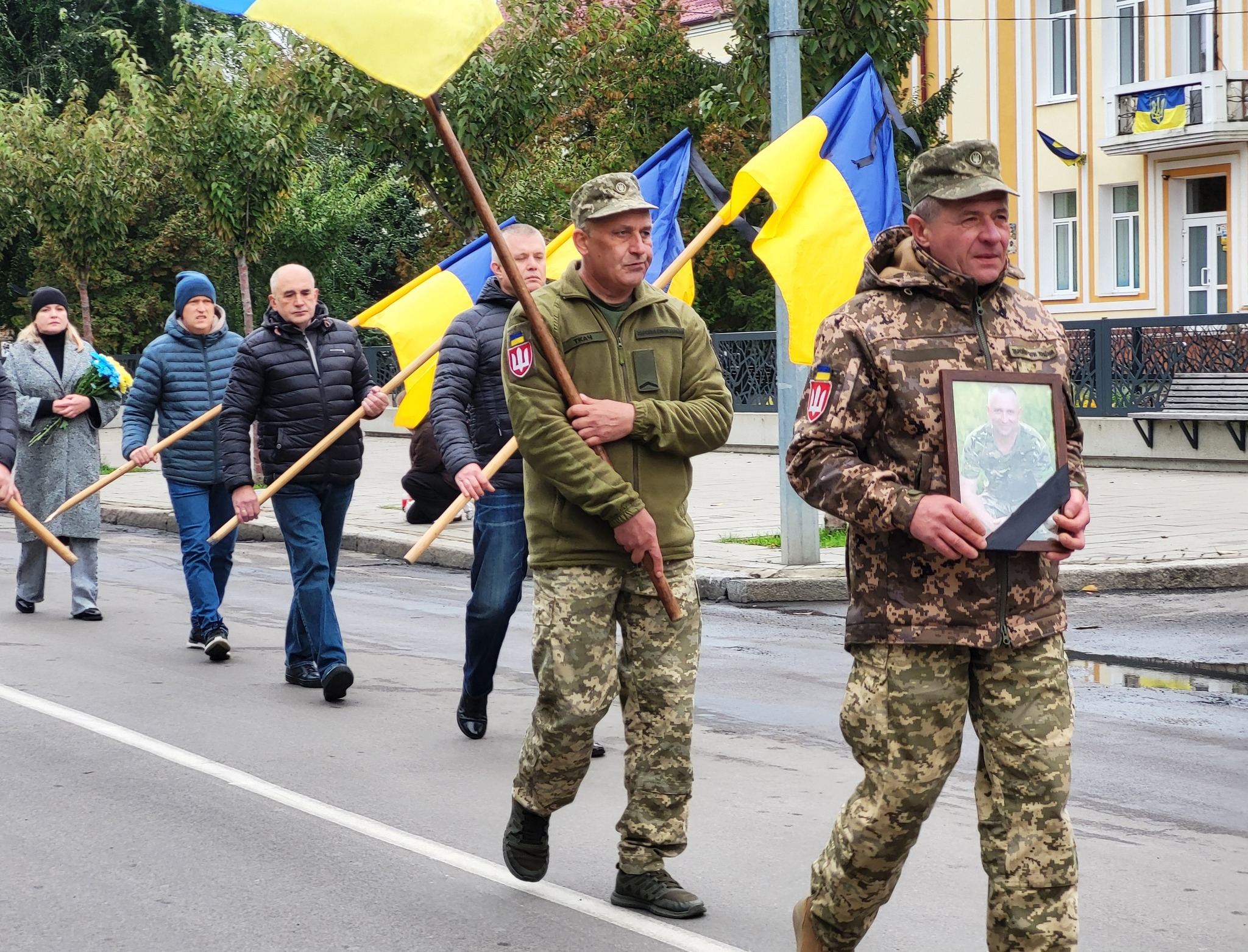 Понад сімнадцять місяців рідні жили в невідомості: на Волині попрощались з Героєм Михайлом Гарбузом