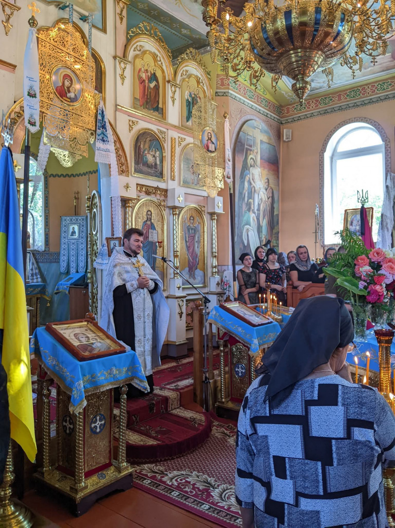Серце зупинилося внаслідок поранення: волиняни попрощалися з полеглим Героєм Віктором Шинкаруком