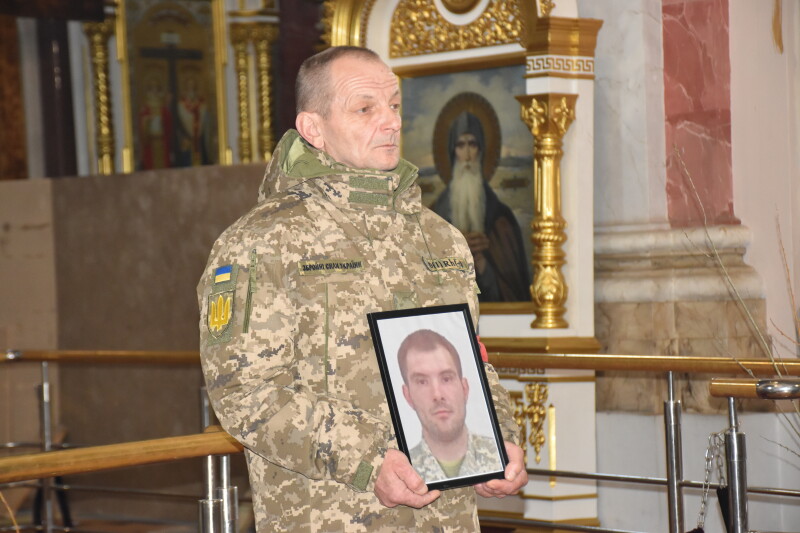 Загинув на Донеччині: у Луцьку попрощалися з Героєм Андрієм Головченком