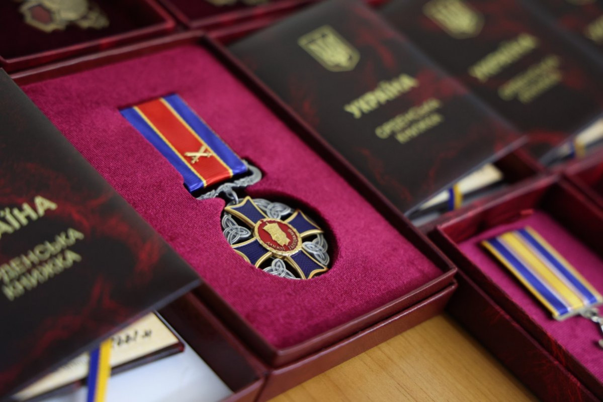 Прикордонник-історик та бойова медикиня з Волинського загону отримали державні відзнаки