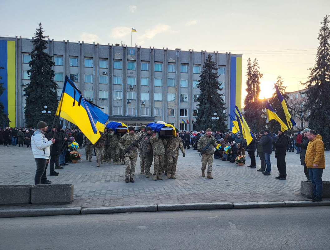 Два прощання в один день: на Волині в останню дорогу провели Героїв - Олега Сахарчука та Олександра Турчика