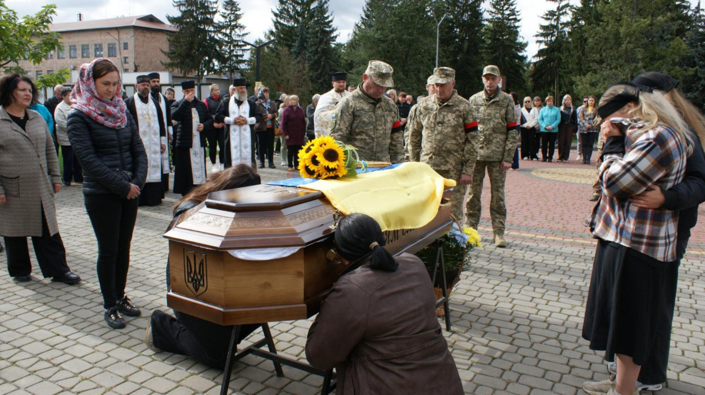 Пройшов війну, пережив ампутацію і будував плани на майбутнє: на Волині поховали 25-річного захисника