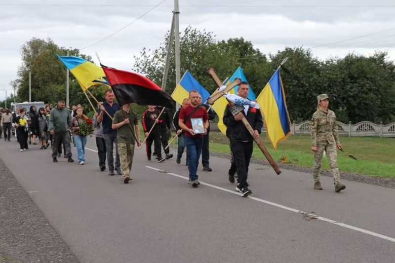 Брав участь в АТО та знову став до лав ЗСУ: на Волині поховали захисника Юрія Гімоля
