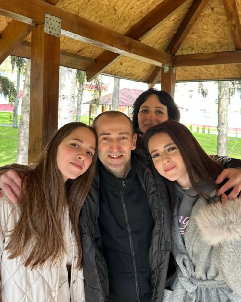 Вперше побачив онука: прикордонник з Волині зустрівся з родиною після майже року полону