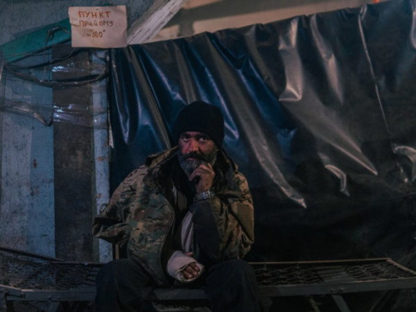 «Азов» показав умови, в яких перебувають поранені військові в Маріуполі. ФОТО