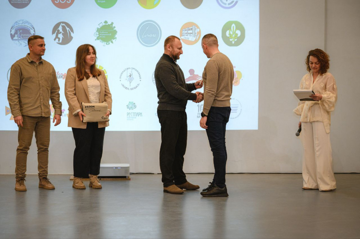 Понад 400 заходів і 9 премій: у Луцьку прозвітували про роботу з молоддю у 2025 році та нагородили партнерів