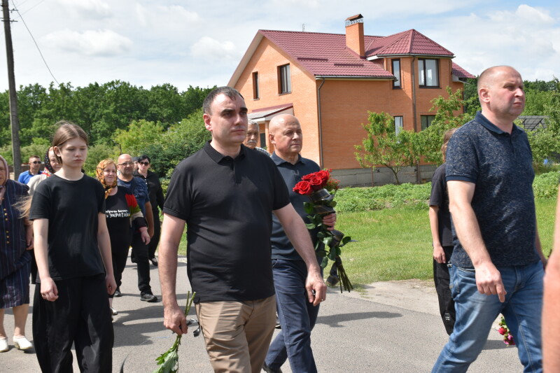 Навіки 42: у Луцькій громаді попрощалися з Героєм Віталієм Півчуком