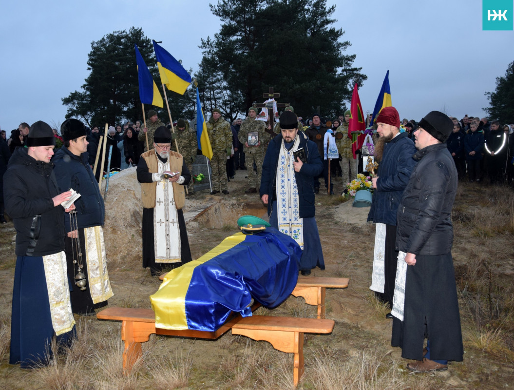 Додому через 2,5 роки після загибелі: на Волині усе село зійшлося провести зниклого раніше безвісти Героя