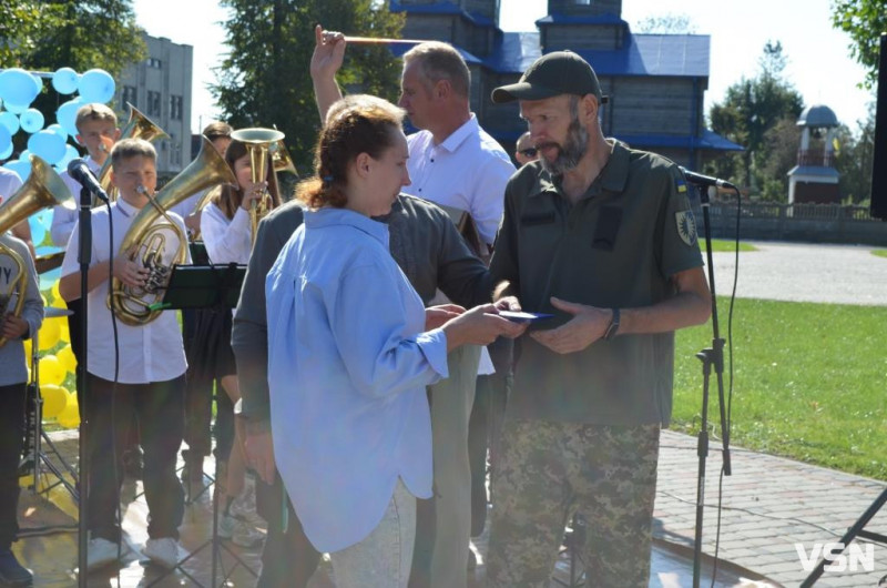 В місті на Волині на благодійному святі зібрали майже 150 тисяч гривень для ЗСУ. Фоторепортаж