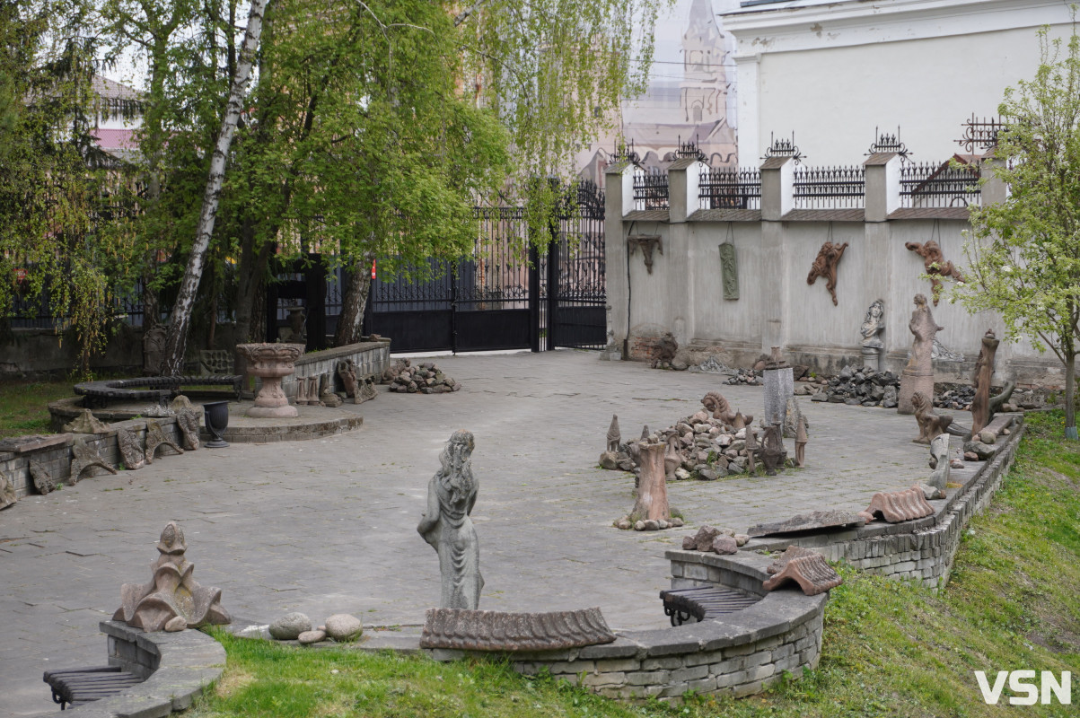 Луцьк, який ви не помічаєте: підземелля, скульптури і тиха сторона міста