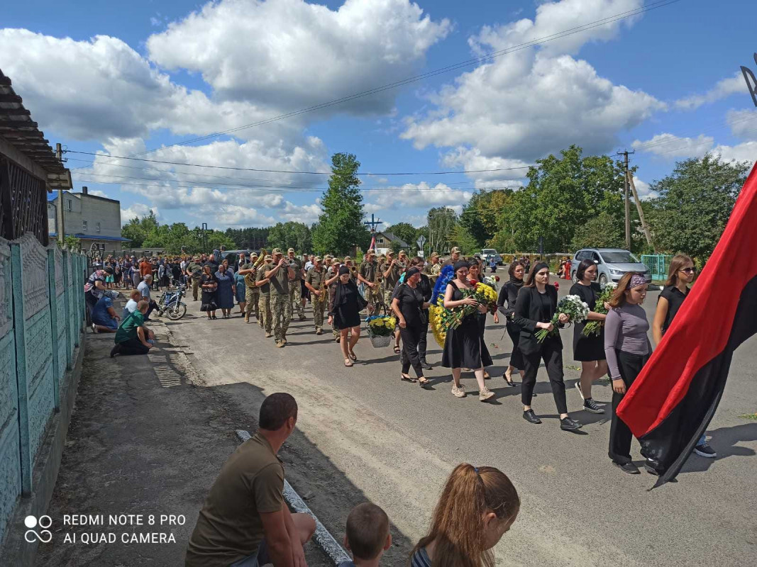 Загинув у бою: на Волині попрощалися з Героєм Степаном Васюхником