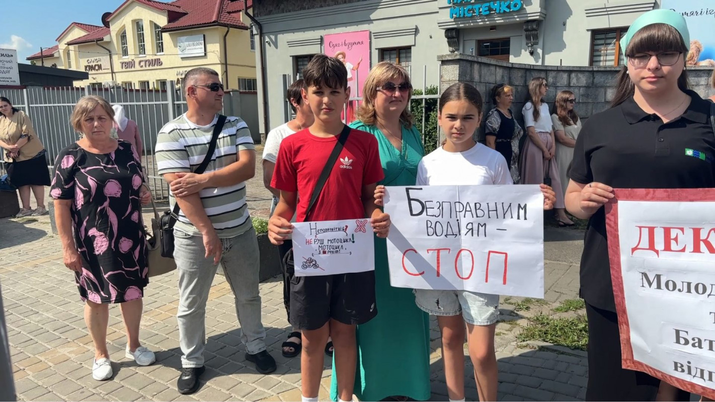 Після ДТП з 5-річною дитиною: у громаді на Волині вимагають не допускати неповнолітніх за кермо мотоциклів