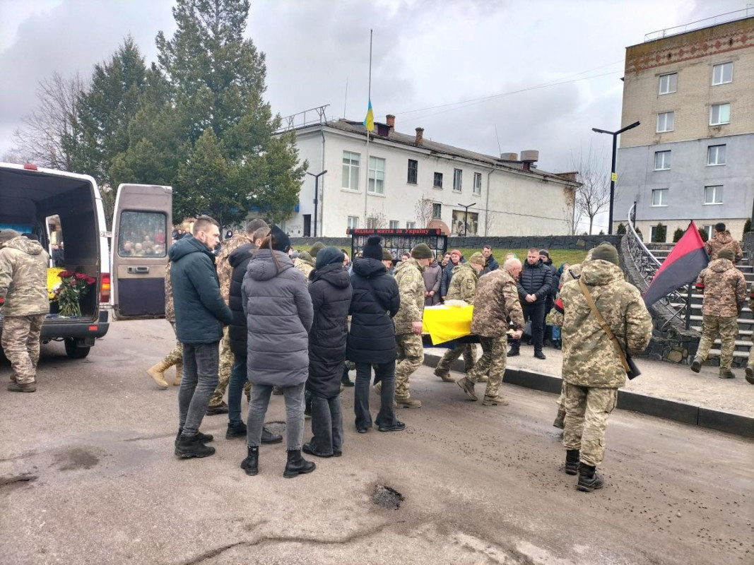 Воював із перших днів: на Волині попрощалися із 32-річний бійцем