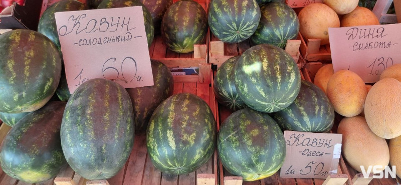 Скільки коштують кавуни та дині на ринку у Луцьку?