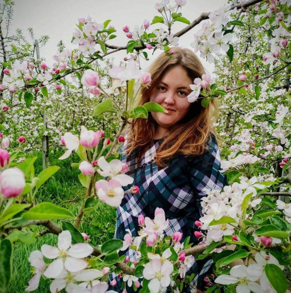 Волинські фермери отримали мільйон на власну справу та створили яблуневий сад