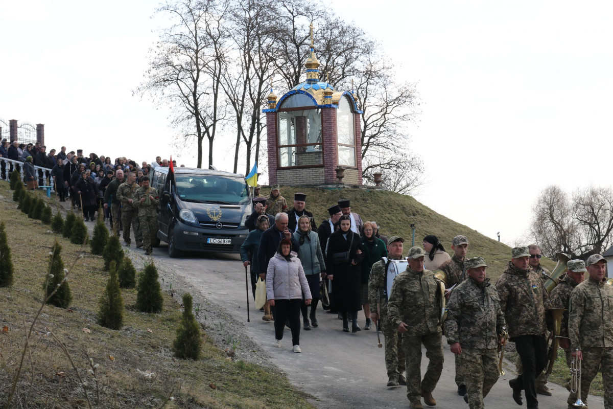 З перших днів вторгнення захищав Батьківщину: на Волині попрощалися з Героєм Василем Івановим