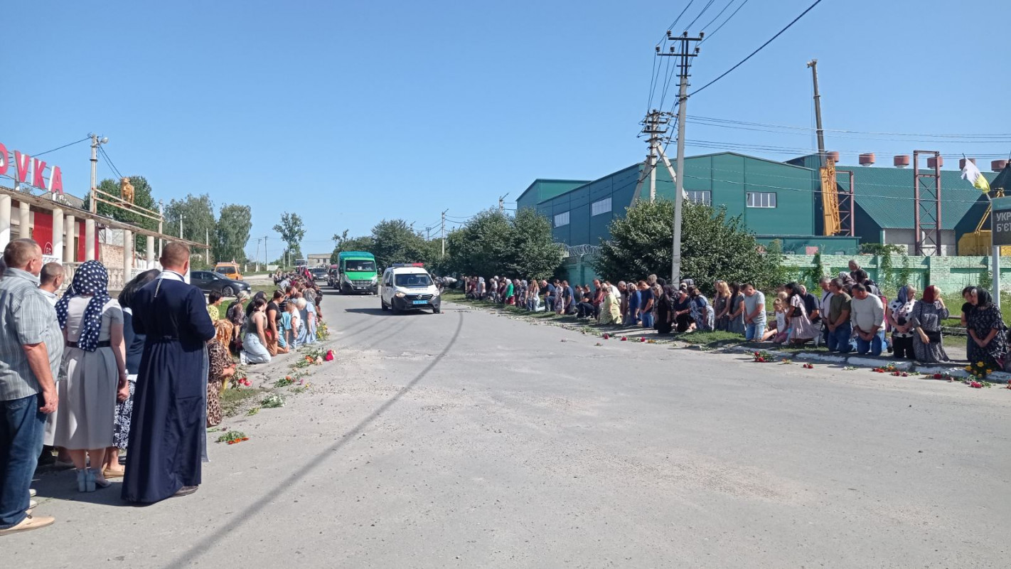 Син залишився без батька: на Волині попрощалися із Тарасом Грицюком, який загинув за Україну