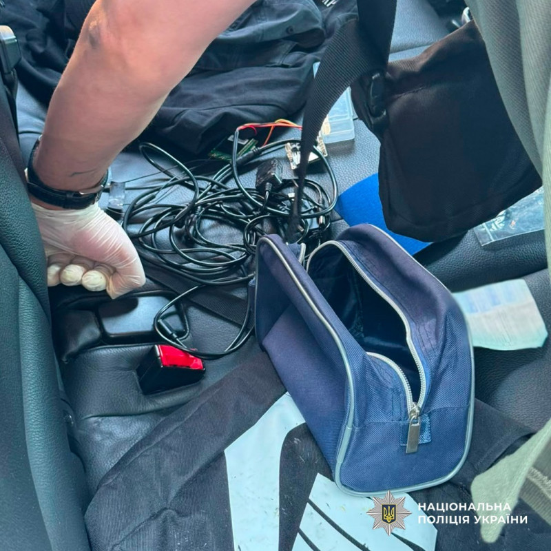 На Волині викрили схему складання іспитів на водійські права за допомогою шпигунського обладнання